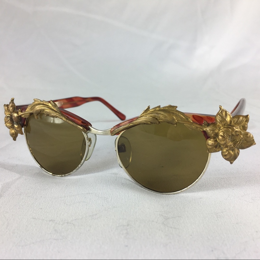 MERCURA Celebrity Vintage Sunglasses with Dahlias